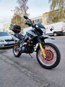 Aprilia Pegaso 650 Trail - 1