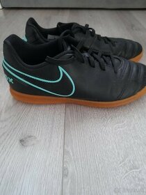 Halovky Nike Tiempo č.36,5