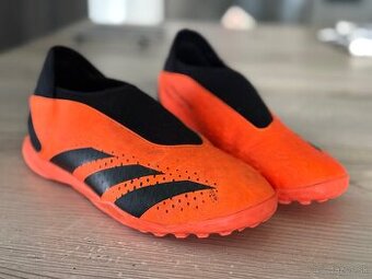 predam turf kopacky Adidas Predator Accurary