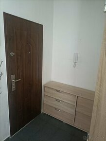 Predám veľký dvojizbový byt s rozlohou 64 m² - 1