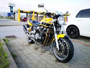 Yamaha XJR 1300