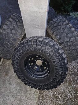 Maxxis 35x12,5 R15