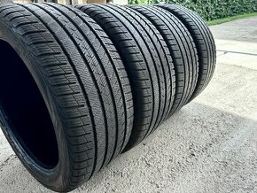 275/40 R20 Vredestein Celoročne