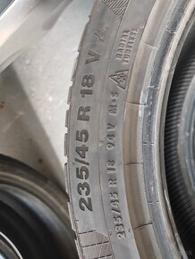 Predám zimné pneu 235 /45 R18 - 1