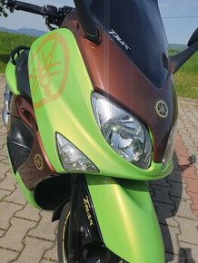 Predam skuter Yamaha Tmax 500