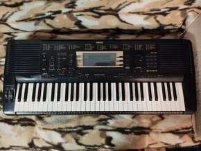 Syntetizátor Yamaha PSR-730