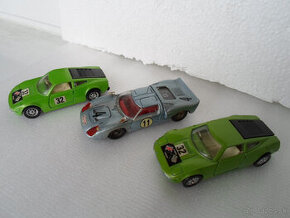 Predam od CORGI v 1:43 Ford GT 70 a od DINKY Ford 40RV