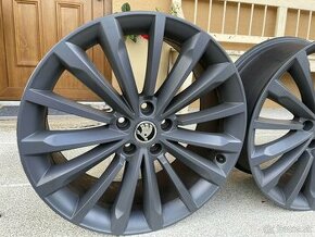 Phoenix TRINITY GRAU orig.skoda Superb3V  5x112  8j x19   ET