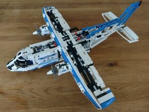 Predám lego technic lietadlo Cargo plane 42025 v 100% stave