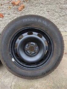 Predám zimné pneu na diskoch 195/65 r15 5x100