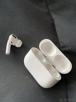 AirPods Pro1 - puzdro a sluchadlo - 1