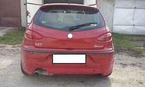 Alfa Romeo 147 kapota,dvere,naraznik - 1