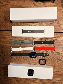 Apple Watch 5 44mm Space Gray Aluminium Case + prislušenstvo