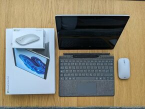 Microsoft Surface Pro 8 with keyboard and mouse - 1