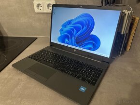 Predám nový HP s Windows 11 Pro, 16 GB RAM a 512 GB SSD