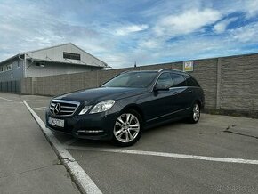 Mercedes-Benz E220 CDI - 1