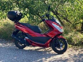 Predám skúter HONDA PCX 125 cm3