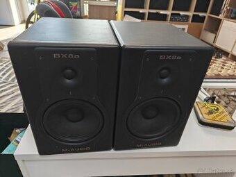 M-Audio BX8a Deluxe Studiophile