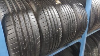 Goodyear 235/45r19 letne