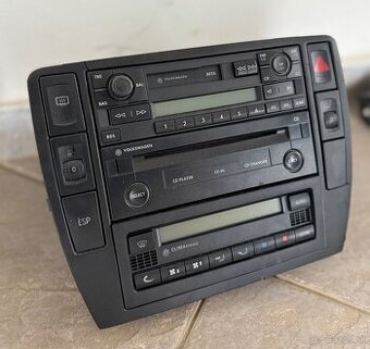 VW PASSAT B5.5 rádio/cd-menic/climatronic/ramcek