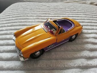 1:18 Mercedes 300 SEL , FERRARI 456  poskodne