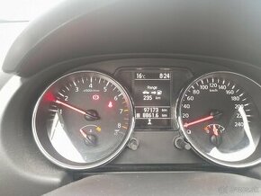 Nissan quashqai 2013  97tis km SR