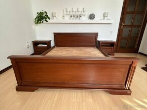 Spálňová zostava - posteľ, nočné stolíky, komoda