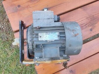 Elektromotor pätkovy 0.75 kW 750w 1380 ot/min