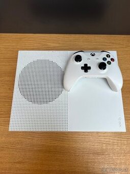 Predám XBOX ONE S 1TB, TOP stav, KOMP. BALENIE + JOY