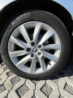 Predám 4ks letných pneu zn:MICHELIN Primace 4,215/55/R17