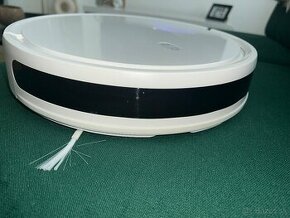 ZARUKA  este 1,5 roka  XIAOMI MI ROBOT VACUUM - 1