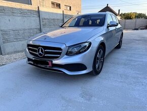 Mercedes E 220 na prenájom