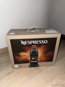 Čierný kávovar Nespresso CitiZ