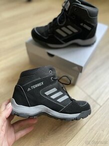 Adidas Terrex vel. 32