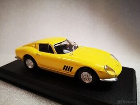 Predám kovový model auta Ferrari 275 GTB, 1:43