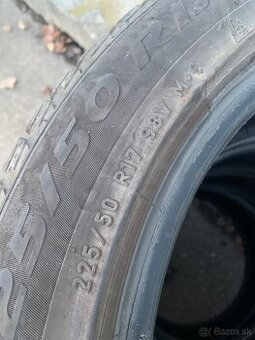 225/50R17