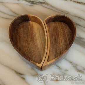 Delené srdce z orechového dreva