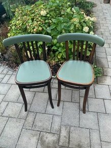 Stará drevená stolička Thonet