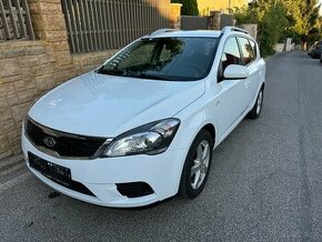 KIA CEED 1.4 Benzin 2010 - 1