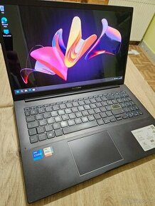 Asus vivobook S513E s Oled displejom i7 procesorom 16gb ram