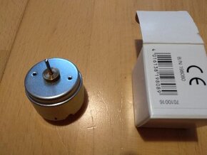 Predám solárny mini motor DC6V 27mA 35x26mm 198080