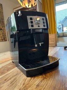 Kávovar Delonghi Magnifica S