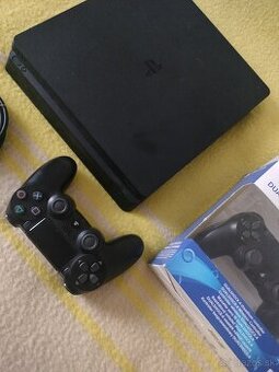 Playstation 4 Slim 1TB 2x ovaldač