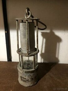 Vojenska karbidova lampa