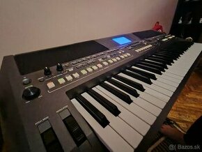 Yamaha psr s670