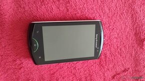 Kryt Sony Ericsson live Wt19i