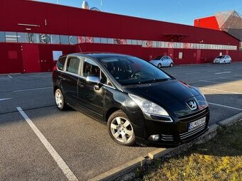 Peugeot 5008 1.6L e-HDi 82KW 2011