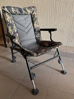 Prologic Kreslo Avenger Comfort Camo Chair W/Armrests Covers