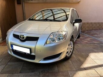 Toyota Auris 1.4vvti benzín 71kw - 1