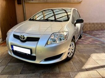 Toyota Auris 1.4vvti benzín 71kw